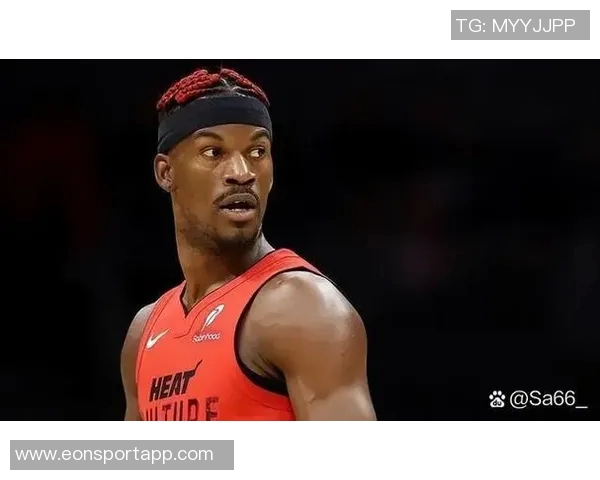 巴特勒强势突破篮下完成折叠打进并造成对手犯规精彩瞬间